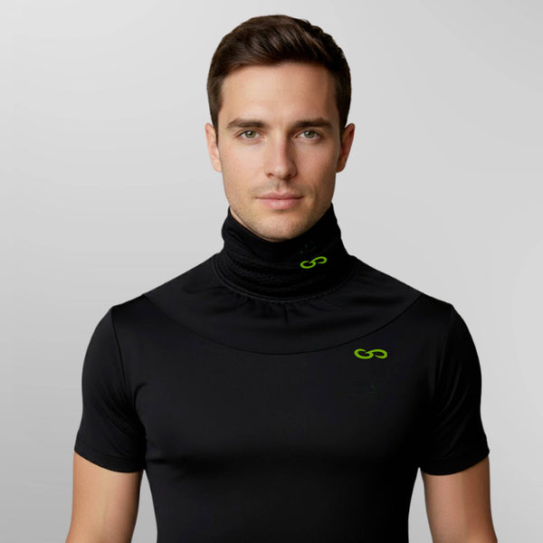 Primo piano dello scaldacollo tecnico da uomo Gsclosure a raggi infrarossi.