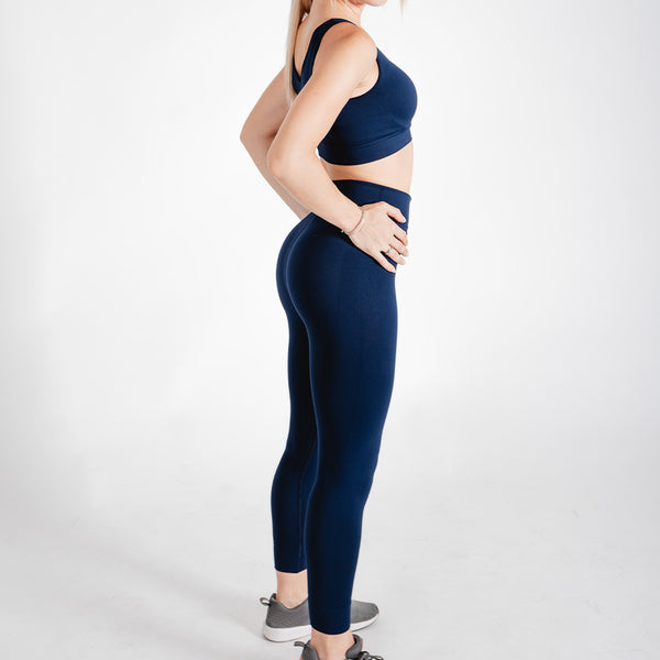 Dettaglio laterale dei leggings tecnici BluAbyss Gsclosure con effetto snellente sulla silhouette.
